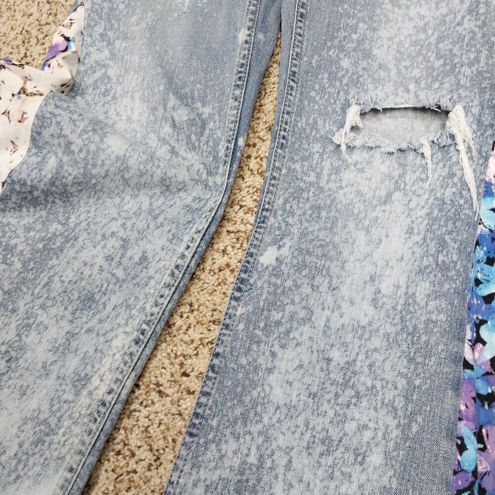 3779 Size 30 Levis 524 Upcycled Bleach Dyed Butterfly Print Bell-Bottoms. - Picture 3 of 8